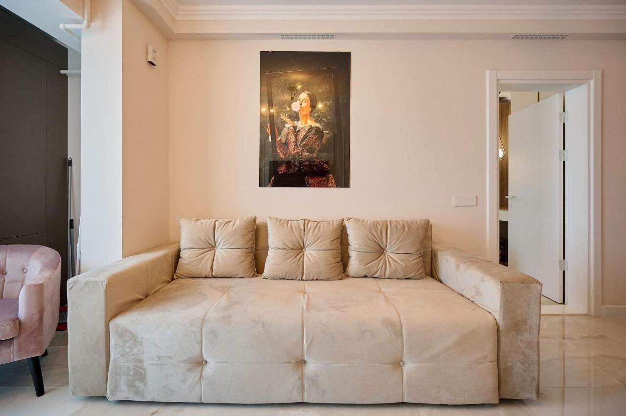 Wave N' Sea Apartment In Infinity Beach Resort - Parking Mamaia Buitenkant foto