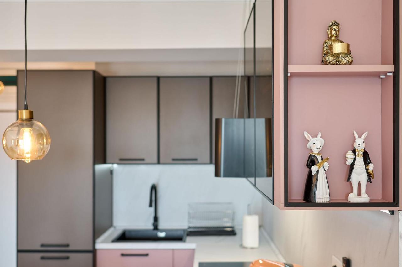 Wave N' Sea Apartment In Infinity Beach Resort - Parking Mamaia Buitenkant foto