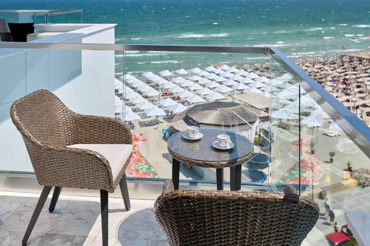 Wave N' Sea Apartment In Infinity Beach Resort - Parking Mamaia Buitenkant foto