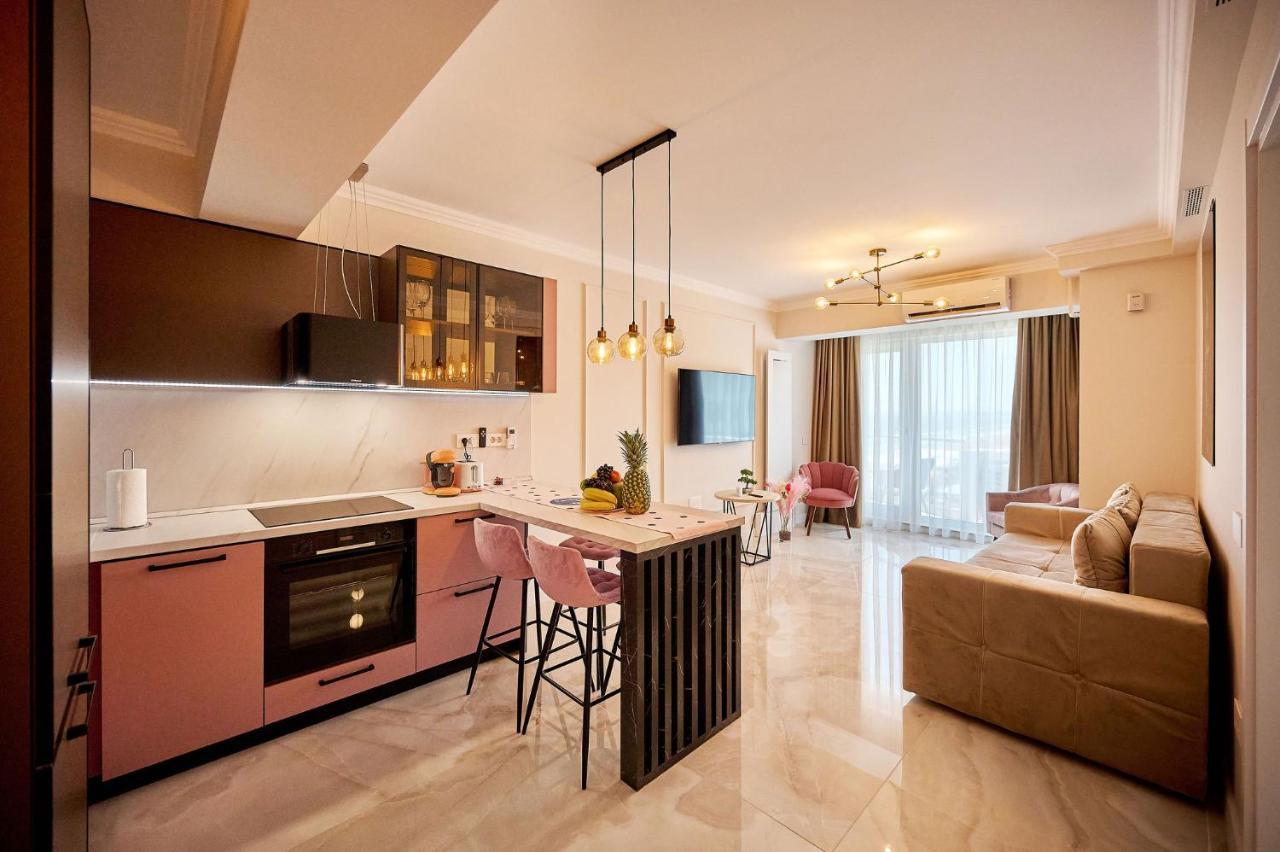 Wave N' Sea Apartment In Infinity Beach Resort - Parking Mamaia Buitenkant foto