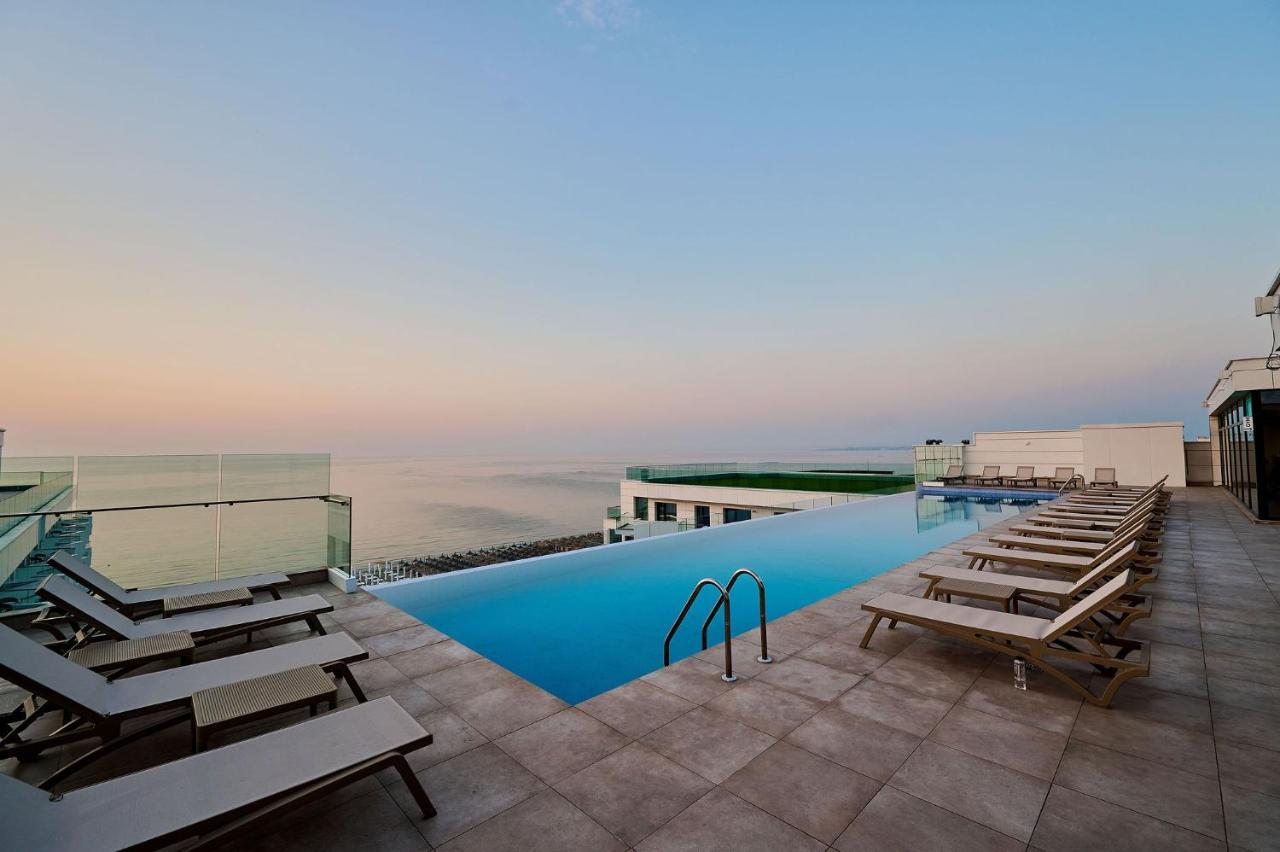 Wave N' Sea Apartment In Infinity Beach Resort - Parking Mamaia Buitenkant foto