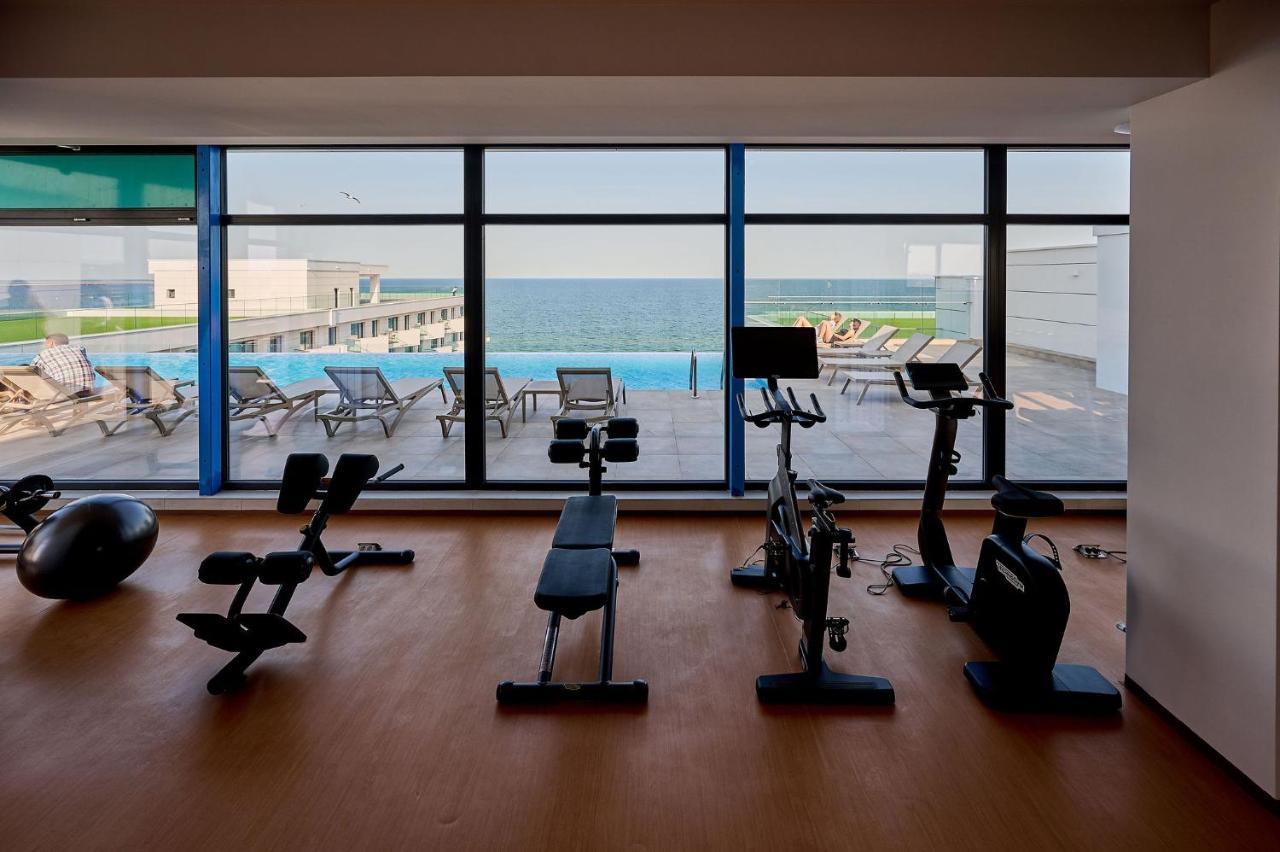 Wave N' Sea Apartment In Infinity Beach Resort - Parking Mamaia Buitenkant foto