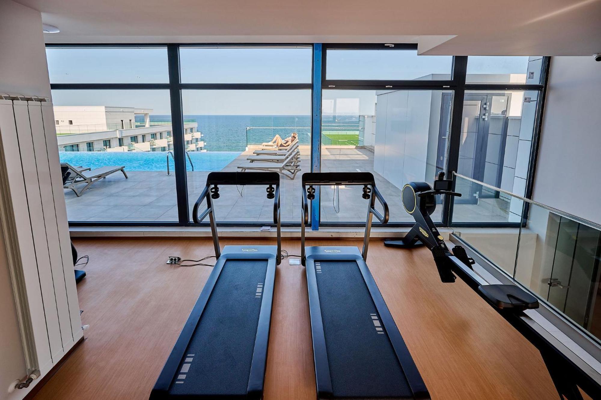 Wave N' Sea Apartment In Infinity Beach Resort - Parking Mamaia Buitenkant foto